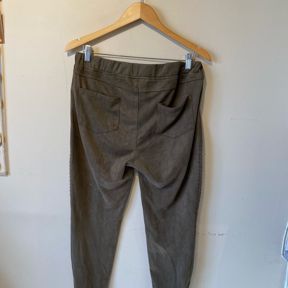 Umgee made in USA size 2x green pants. - Picture 7 of 7